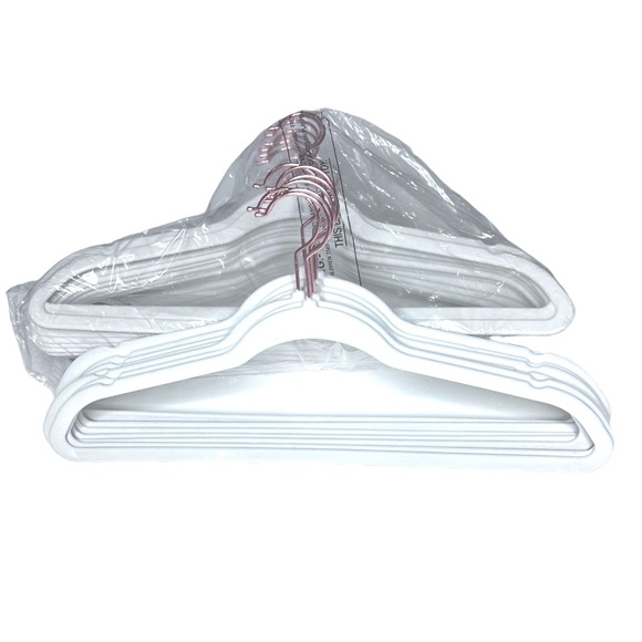 NEW! Mizgi 25ct Non-Slip Velvet Hangers w/ Notched Shoulders & Rose Gold Hanger - Picture 3 of 5